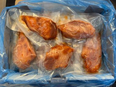 Poitrine de poulet BBQ 2.27kg (14 à 15 unités)